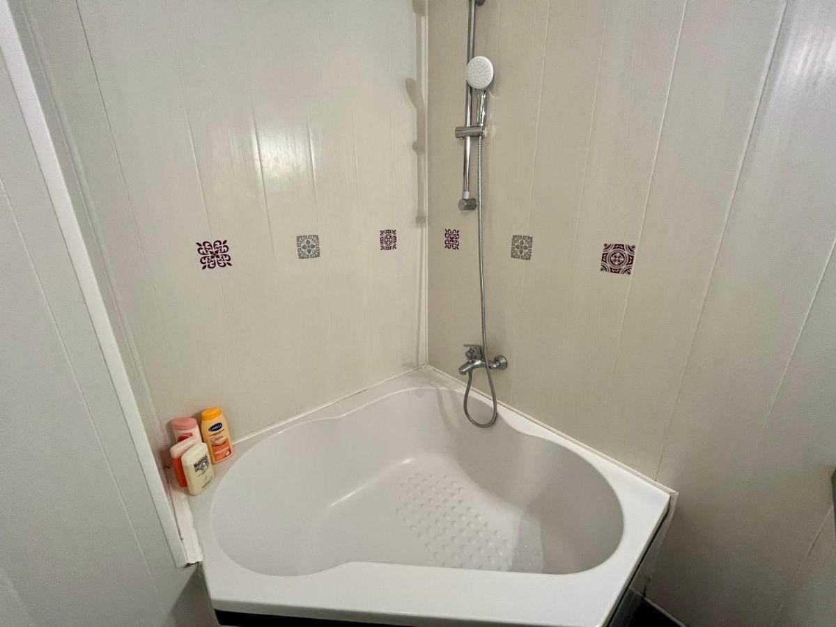 Appartement 2 Chambres - Lits King Size - Wifi - Baignoire Le Puy-en-Velay Esterno foto